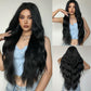 💇‍♀️28 Zoll lange, gewellte Perücken für Damen, wunderschöne, voluminöse Perücken ohne Pony, synthetische Lace-Front-Perücken für Partys und den Alltag, Perücken, die wie echtes Haar aussehen.