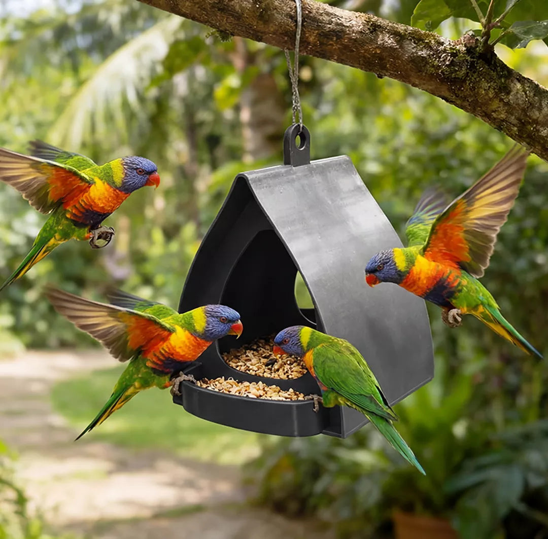 Aufhängbarer Vogelfutterspender für den Garten mit Dach