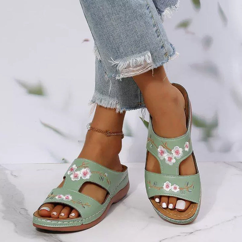 🌸 LIMITED-TIME 50% OFF! ✨ Damen-Plateau-Zehensteg-Pantoletten – Bequem, vielseitig, mit Blumenakzent 🩴