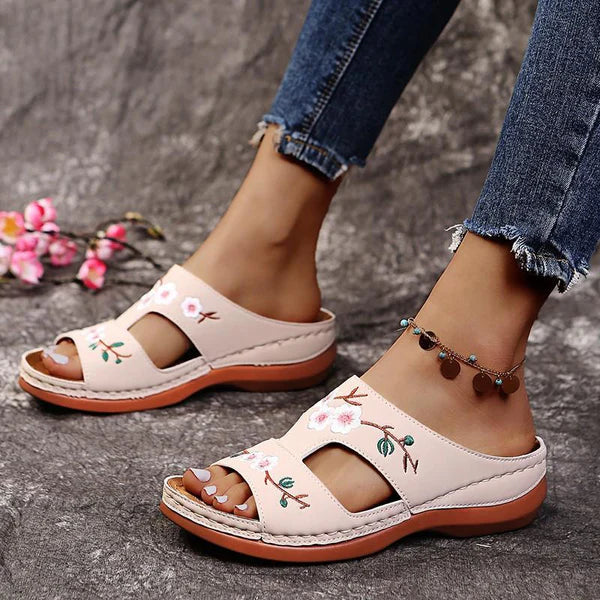 🌸 LIMITED-TIME 50% OFF! ✨ Damen-Plateau-Zehensteg-Pantoletten – Bequem, vielseitig, mit Blumenakzent 🩴