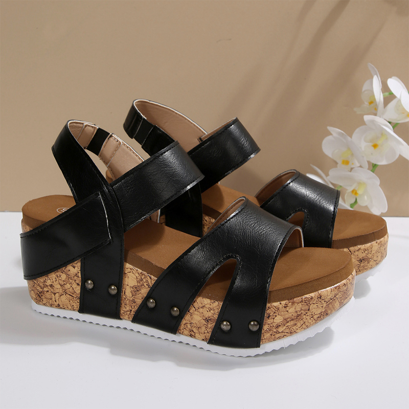 Bequeme Freizeit-Keilabsatz-Sandalen mit Nieten
