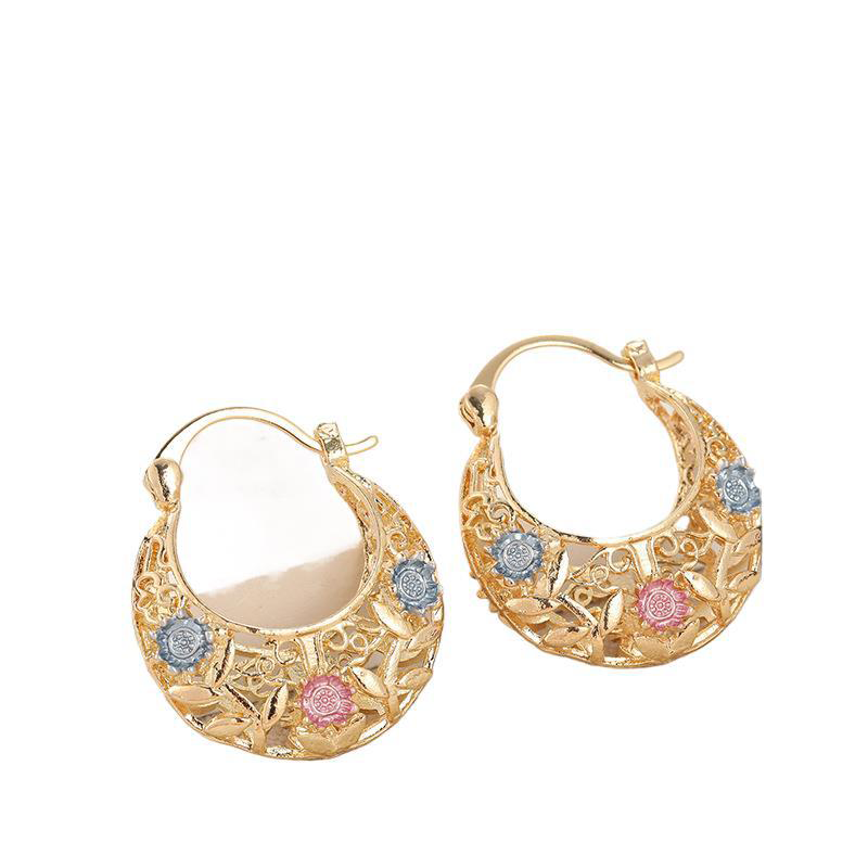 💛 JETZT 50 % RABATT! 🌙 Vergoldete Halbmond-Creolen mit Emaille-Blumen – Zarter, blumiger Charme & perfekt für den eleganten Alltag oder als Geschenk 🌸
