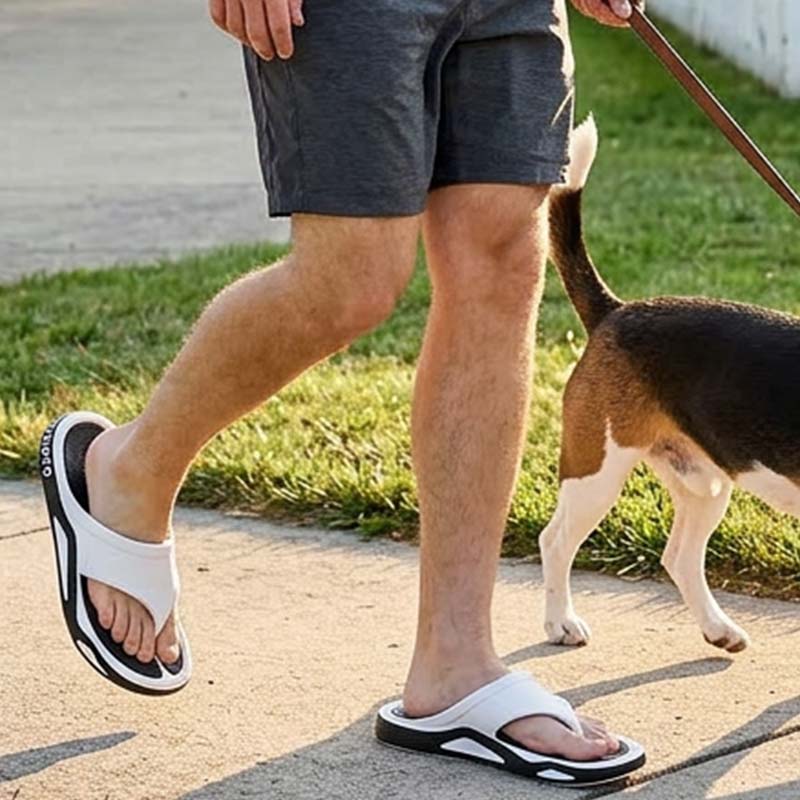 👡🌞 50% RABATT! Herren lässige rutschfeste Flip-Flops – Bequem, leicht & perfekt für Strand, Pool & Alltag 🏖️