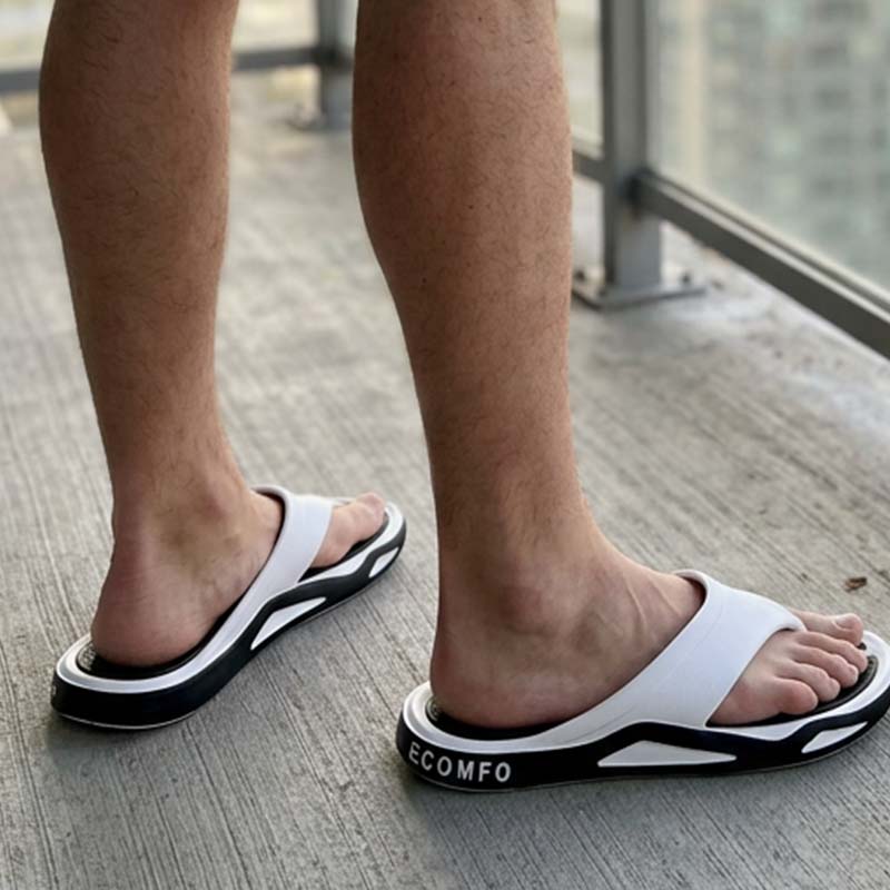 👡🌞 50% RABATT! Herren lässige rutschfeste Flip-Flops – Bequem, leicht & perfekt für Strand, Pool & Alltag 🏖️